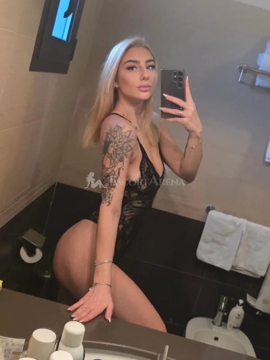 Escort media